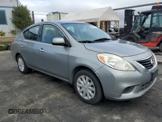 2014 Nissan Versa SV with VIN 3N1CN7AP6EL830501, listed as a Copart auction lot 44570275 with 92,211 mi miles and Clean Title. Bid and sale history available at carsss.com. Image 4.