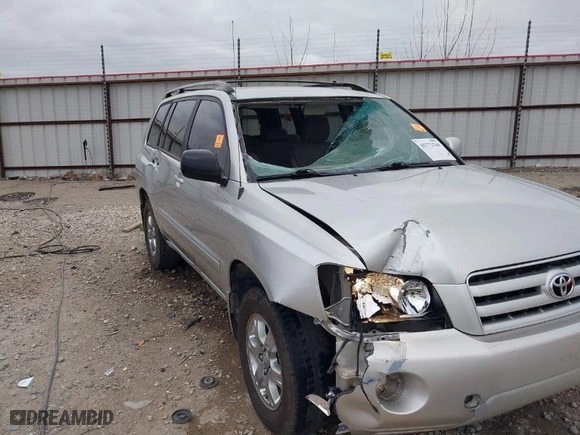 2006 Toyota Highlander w/3rd Row with VIN JTEDP21A660118252, listed as a IAAI auction lot 41773769 with 214,769 mi miles. Bid and sale history available at carsss.com. Image 6.
