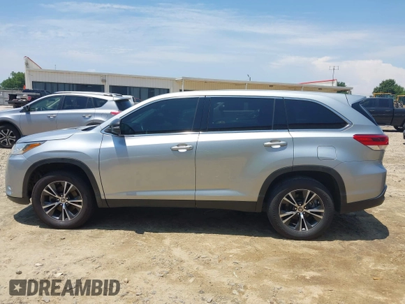 2019 Toyota Highlander LE with VIN 5TDZARFH0KS061239, listed as a IAAI auction lot 42601981 with 216,288 mi miles and . Bid and sale history available at DreamBid. Image 14.