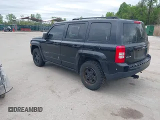 2015 Jeep Patriot Sport with VIN 1C4NJRBB3FD130331, listed as a IAAI auction lot 42075524 with 180,719 mi miles and . Bid and sale history available at carsss.com. Image 3.
