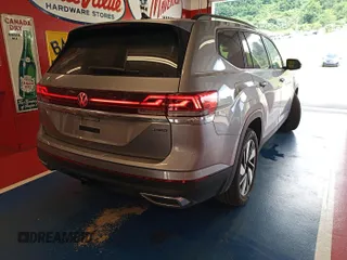 2024 Volkswagen Atlas SE with VIN 1V2HR2CAXRC567612, listed as a IAAI auction lot 42678513 with 19,523 mi miles and . Bid and sale history available at DreamBid. Image 23.