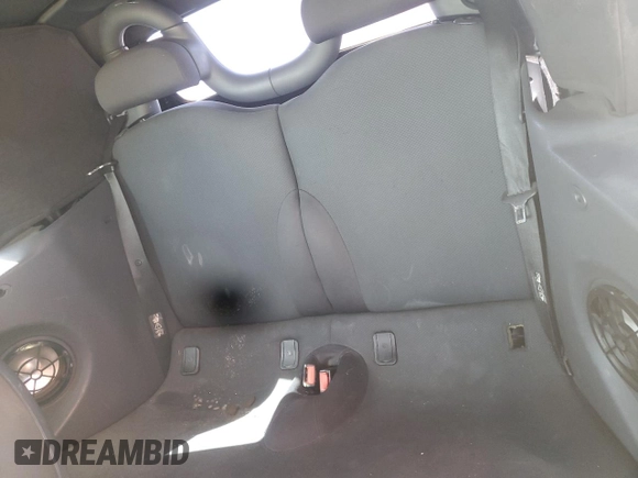 2005 MINI Convertible with VIN WMWRF33465TG10044, listed as a Copart auction lot 50364235 with 152,186 mi miles and Salvage title. Bid and sale history available at DreamBid. Image 10.