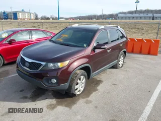 2012 Kia Sorento LX with VIN 5XYKT4A60CG232476, listed as a IAAI auction lot 41545100 with 200,858 mi miles. Bid and sale history available at carsss.com. Image 2.