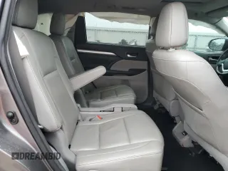 2018 Toyota Highlander SE with VIN 5TDKZRFH1JS545249, listed as a Copart auction lot 55875935 with 107,601 mi miles and Salvage title. Bid and sale history available at DreamBid. Image 11.