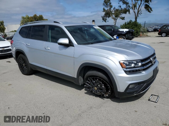 2018 Volkswagen Atlas SE z VIN 1V2LR2CAXJC560772, wystawiony jako Copart lot #53544725 z przebiegiem 70 282 mil mil oraz Szkoda całkowita • Salvage title. Historia ofert i sprzedaży dostępna na DreamBid. Obrazek 4.