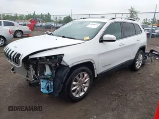 2017 Jeep Cherokee High Altitude z VIN 1C4PJMDSXHW567338, wystawiony jako IAAI lot #42330760 z przebiegiem 52 590 mil mil oraz . Historia ofert i sprzedaży dostępna na DreamBid. Obrazek 2.