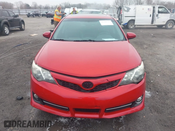 2014 Toyota Camry L with VIN 4T1BF1FK8EU842134, listed as a IAAI auction lot 41500515 with 147,156 mi miles. Bid and sale history available at carsss.com. Image 12.