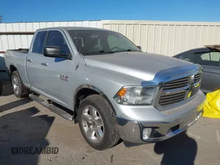 2015 Ram 1500 SLT z VIN 1C6RR6GG0FS578106, wystawiony jako IAAI lot #41671542 z przebiegiem 103 159 mil mil oraz . Historia ofert i sprzedaży dostępna na DreamBid. Obrazek 1.