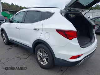 2017 Hyundai Santa Fe 2.4L с VIN 5NMZUDLB1HH035769, выставлен на аукционе IAAI как лот 42764052 с пробегом 73 139 миль миль и . История ставок и продаж доступна на DreamBid. Изображение 3.