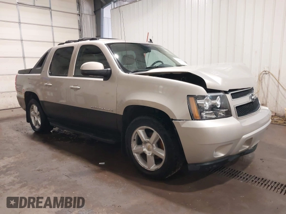2007 Chevrolet Avalanche LTZ z VIN 3GNFK12367G139144, wystawiony jako IAAI lot #42148086 z przebiegiem 159 007 mil mil oraz . Historia ofert i sprzedaży dostępna na DreamBid. Obrazek 1.