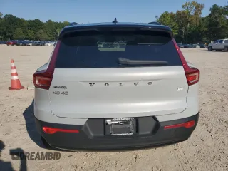 2022 Volvo XC40 Twin Plus z VIN YV4ED3UR3N2640345, wystawiony jako Copart lot #74648914 z przebiegiem 11 863 mil mil oraz Szkoda całkowita • Salvage title. Historia ofert i sprzedaży dostępna na DreamBid. Obrazek 6.