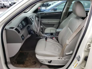 2010 Chrysler 300 Touring with VIN 2C3CK5CVXAH210862, listed as a Copart auction lot 39696094 with 164,566 mi miles and Clean Title. Bid and sale history available at carsss.com. Image 7.