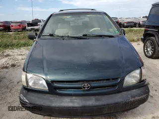 1998 Toyota Sienna LE with VIN 4T3ZF13C8WU026660, listed as a Copart auction lot 76808324 with 305,832 mi miles and Salvage Title. Bid and sale history available at carsss.com. Image 5.