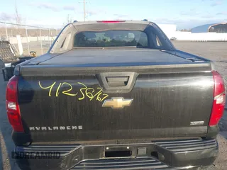 2008 Chevrolet Avalanche 2LT with VIN 3GNFK12348G161712, listed as a IAAI auction lot 41236767 with 257,624 mi miles and . Bid and sale history available at DreamBid. Image 17.