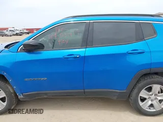 2022 Jeep Compass Latitude with VIN 3C4NJDBB3NT231817, listed as a IAAI auction lot 42070320 with 44,804 mi miles and . Bid and sale history available at DreamBid. Image 14.