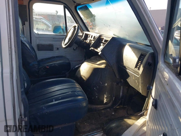 1995 GMC Vandura z VIN 1GTEG25K5SF548518, wystawiony jako IAAI lot #40664471 z przebiegiem 157 506 mil mil oraz . Historia ofert i sprzedaży dostępna na DreamBid. Obrazek 5.