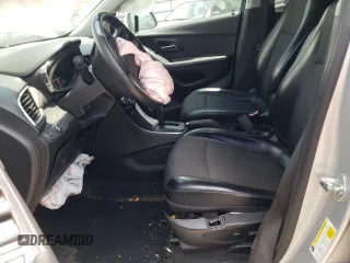 2021 Chevrolet Trax LT z VIN KL7CJLSM0MB367872, wystawiony jako Copart lot #57724154 z przebiegiem 61 582 mil mil oraz Szkoda całkowita • Salvage title. Historia ofert i sprzedaży dostępna na DreamBid. Obrazek 7.