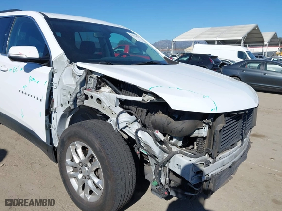 2019 Chevrolet Traverse LT Cloth with VIN 1GNERGKW7KJ203638, listed as a IAAI auction lot 41852018 with 98,677 mi miles. Bid and sale history available at carsss.com. Image 6.