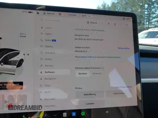 2023 Tesla Model 3 z VIN 5YJ3E1EA0PF611244, wystawiony jako IAAI lot #41455102 z przebiegiem 21 867 mil mil oraz . Historia ofert i sprzedaży dostępna na DreamBid. Obrazek 19.