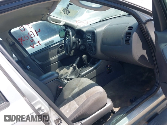 2005 Ford Escape XLS Value with VIN 1FMYU02Z35KD14123, listed as a IAAI auction lot 41989367 with 255,422 mi miles. Bid and sale history available at carsss.com. Image 5.