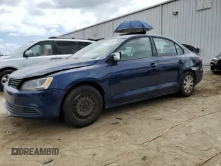 2014 Volkswagen Jetta S z VIN 3VW2K7AJXEM416318, wystawiony jako Copart lot #55157455 z przebiegiem 131 234 mil mil oraz Czysty tytuł • Clean title. Historia ofert i sprzedaży dostępna na DreamBid. Obrazek 1.
