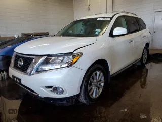 2016 Nissan Pathfinder S with VIN 5N1AR2MMXGC652177, listed as a Copart auction lot 47100055 with 122,497 mi miles and Salvage Title. Bid and sale history available at carsss.com. Image 1.