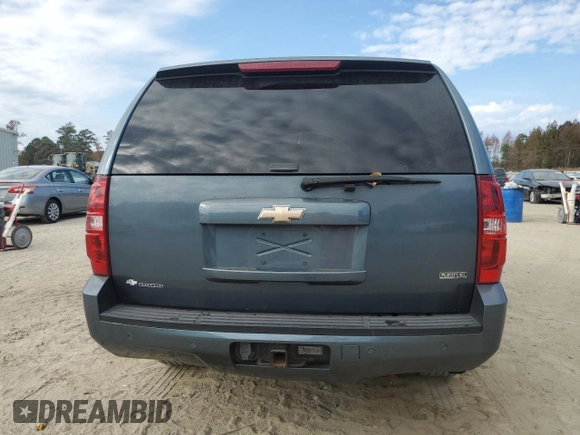 2008 Chevrolet Suburban LT w/3LT with VIN 3GNFK16398G194554, listed as a Copart auction lot 79821194 with 300,889 mi miles and Salvage Title. Bid and sale history available at carsss.com. Image 6.