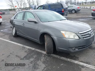 2006 Toyota Avalon XL with VIN 4T1BK36B16U111487, listed as a IAAI auction lot 41816193 with 214,557 mi miles. Bid and sale history available at carsss.com. Image 1.