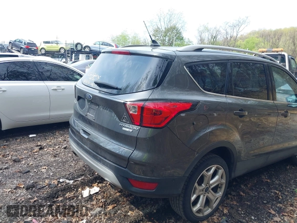 2019 Ford Escape Titanium с VIN 1FMCU9J99KUA43102, выставлен на аукционе IAAI как лот 42146907 с пробегом 91 724 миль миль и . История ставок и продаж доступна на DreamBid. Изображение 20.