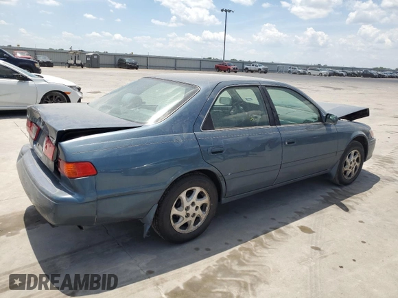 2001 Toyota Camry CE z VIN 4T1BG22K71U837591, wystawiony jako Copart lot #61239094 z przebiegiem 230 941 mil mil oraz Szkoda całkowita • Salvage title. Historia ofert i sprzedaży dostępna na DreamBid. Obrazek 3.