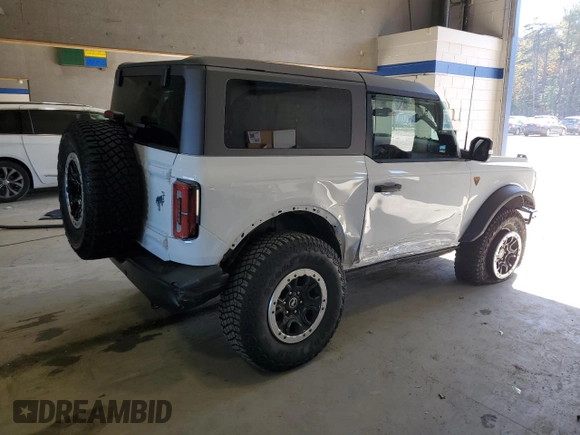 2022 Ford Bronco with VIN 1FMDE5CP9NLA89027, listed as a Copart auction lot 78352424 with 5,013 mi miles and Salvage title. Bid and sale history available at DreamBid. Image 3.