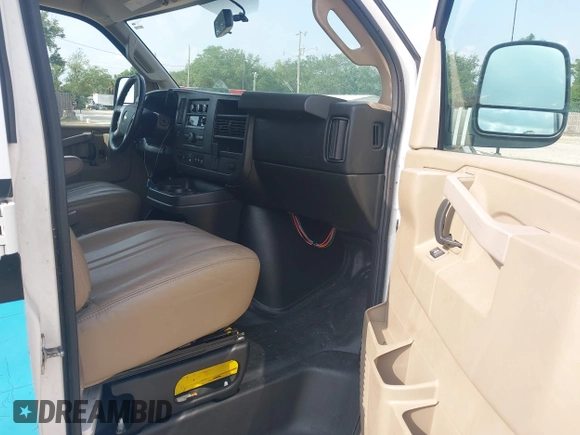 2016 Chevrolet Express Cargo Van with VIN 1GCWGAFF9G1174306, listed as a IAAI auction lot 42028351 with 154,646 mi miles. Bid and sale history available at carsss.com. Image 5.