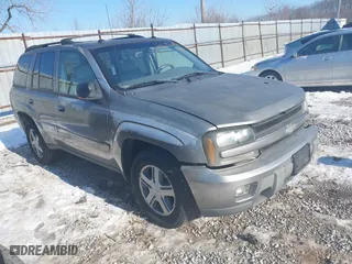 2005 Chevrolet TrailBlazer LT with VIN 1GNDT13S152213571, listed as a IAAI auction lot 41356058 with 157,856 mi miles. Bid and sale history available at carsss.com. Image 1.