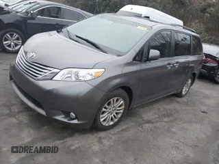 2017 Toyota Sienna XLE Auto Access Seat with VIN 5TDYZ3DC9HS818821, listed as a IAAI auction lot 41505304 with 74,295 mi miles. Bid and sale history available at carsss.com. Image 17.