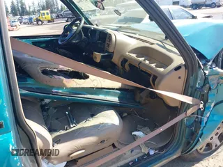 1995 Chevrolet Tahoe z VIN 1GNEK18K9SJ313628, wystawiony jako IAAI lot #42370544 z przebiegiem 213 152 mil mil oraz . Historia ofert i sprzedaży dostępna na DreamBid. Obrazek 5.