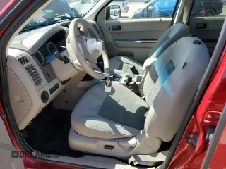2008 Ford Escape XLT z VIN 1FMCU931X8KC63568, wystawiony jako Copart lot #60337275 z przebiegiem 168 565 mil mil oraz Szkoda całkowita • Salvage title. Historia ofert i sprzedaży dostępna na DreamBid. Obrazek 7.