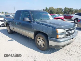 2006 Chevrolet Silverado 1500 LT1 with VIN 1GCEC19V36Z115777, listed as a IAAI auction lot 40671763 with 355,636 mi miles. Bid and sale history available at carsss.com. Image 1.