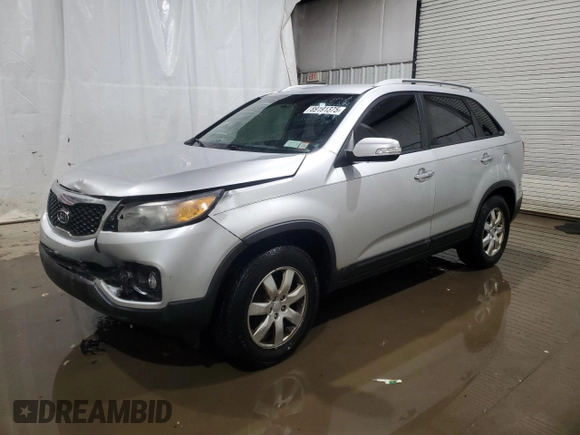 2011 Kia Sorento LX with VIN 5XYKT4A1XBG059116, listed as a Copart auction lot 89191375 with 136,810 mi miles and Salvage Title. Bid and sale history available at carsss.com. Image 1.