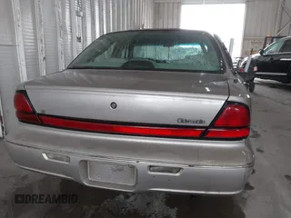 1996 Oldsmobile LSS z VIN 1G3HY5217T4809863, wystawiony jako IAAI lot #41623766 z przebiegiem 186 701 mil mil oraz . Historia ofert i sprzedaży dostępna na DreamBid. Obrazek 16.