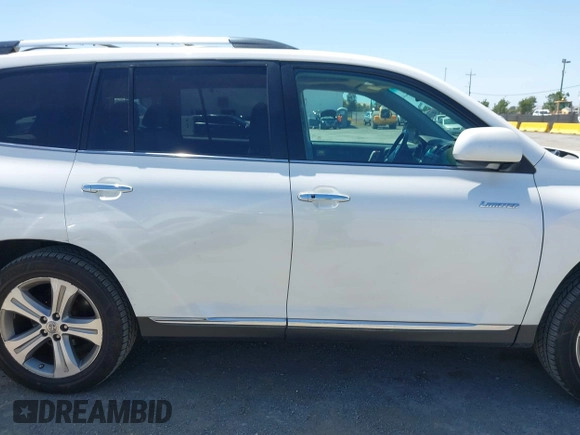 2011 Toyota Highlander Limited with VIN 5TDDK3EH5BS063462, listed as a IAAI auction lot 42359386 with 129,809 mi miles and . Bid and sale history available at DreamBid. Image 13.