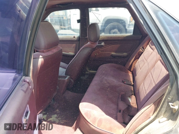 1988 Mazda 626 z VIN JM1GD2221J1550574, wystawiony jako IAAI lot #42415062 z przebiegiem 190 747 mil mil oraz . Historia ofert i sprzedaży dostępna na DreamBid. Obrazek 8.