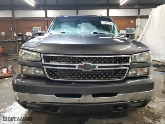 2007 Chevrolet Silverado 2500HD Classic LT3 with VIN 1GCHK23D67F135000, listed as a Copart auction lot 87384794 with 322,325 mi miles and Salvage Title. Bid and sale history available at carsss.com. Image 5.