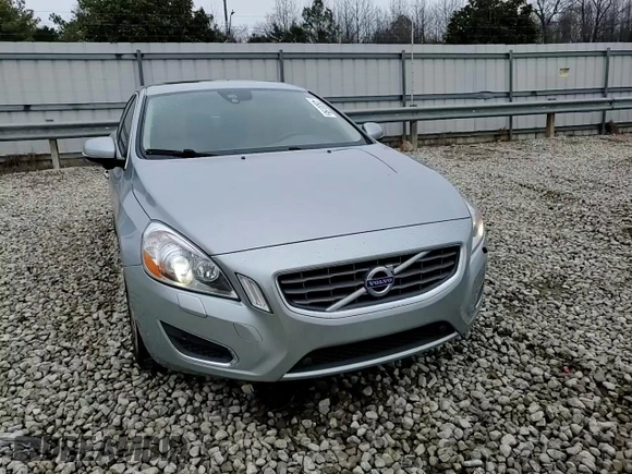 2013 Volvo S60 T5 Premier with VIN YV1612FS0D2200375, listed as a Copart auction lot 43930195 with 79,726 mi miles and Salvage Title. Bid and sale history available at carsss.com. Image 11.