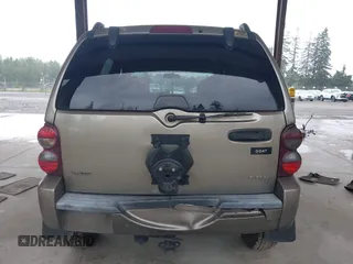 2006 Jeep Liberty Limited с VIN 1J4GL58576W113642, выставлен на аукционе IAAI как лот 42290963 с пробегом 273 565 миль миль и . История ставок и продаж доступна на DreamBid. Изображение 16.