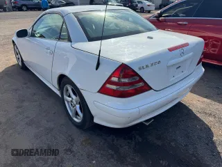 2001 Mercedes-Benz SLK-Class with VIN WDBKK65F91F201699, listed as a Copart auction lot 49399015 with 84,586 mi miles and Clean Title. Bid and sale history available at carsss.com. Image 2.