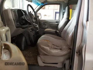 2001 Chevrolet Express with VIN 1GAHG39R611205912, listed as a Copart auction lot 49176265 with 375,645 mi miles and Salvage Title. Bid and sale history available at carsss.com. Image 7.