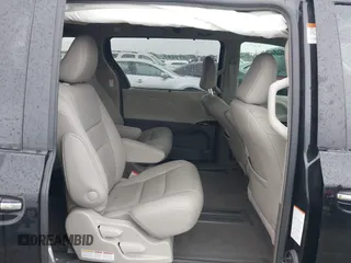 2019 Toyota Sienna XLE Auto Access Seat with VIN 5TDYZ3DC2KS977512, listed as a IAAI auction lot 42437255 with 41,877 mi miles and . Bid and sale history available at DreamBid. Image 8.