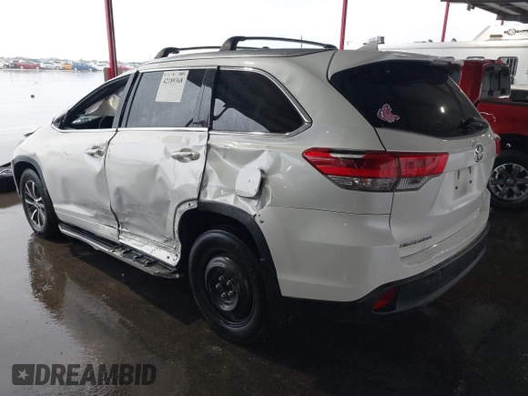2018 Toyota Highlander SE with VIN 5TDKZRFH9JS536377, listed as a IAAI auction lot 42189368 with 71,979 mi miles and . Bid and sale history available at DreamBid. Image 3.