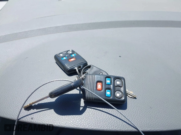 2004 Ford Freestar SEL z VIN 2FMDA52264BA43428, wystawiony jako IAAI lot #41872931 z przebiegiem 118 764 mil mil oraz . Historia ofert i sprzedaży dostępna na DreamBid. Obrazek 11.