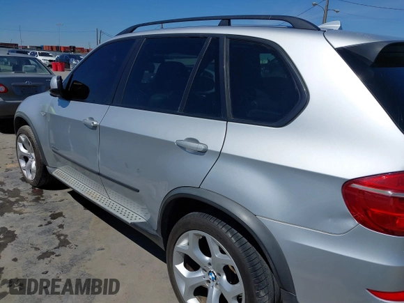 2012 BMW X5 35d z VIN 5UXZW0C5XCL665504, wystawiony jako IAAI lot #41835285 z przebiegiem 134 245 mil mil oraz . Historia ofert i sprzedaży dostępna na DreamBid. Obrazek 6.